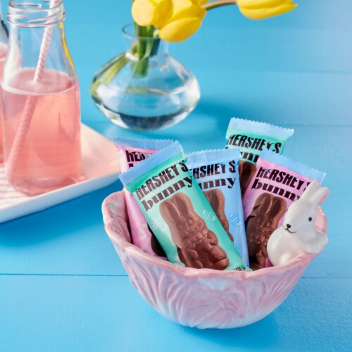 HERSHEY'S Milk Chocolate Bunnies Easter Candy Packs Perspective: top