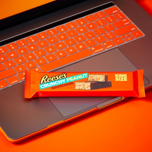 REESE'S Crunchy Peanut Chocolate Peanut Butter and Peanuts King Size Candy Bar Perspective: top