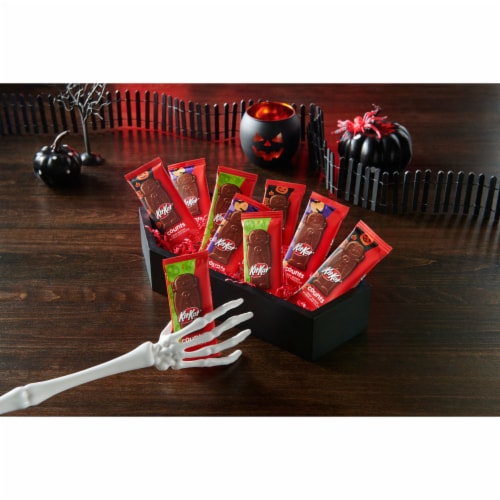 KIT KAT® Milk Chocolate Wafer Snack Size Counts Halloween Candy Bag Perspective: top