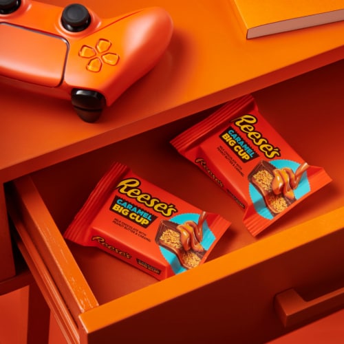 REESE'S Big Cup Caramel Milk Chocolate Peanut Butter Cups Candy Pack Perspective: top