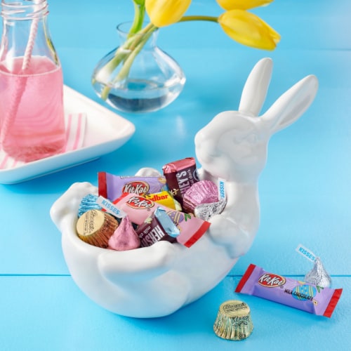 REESE'S KIT KAT® and HERSHEY'S Easter Candy Miniatures Chocolate Assortment Perspective: top