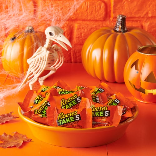 REESE'S TAKE 5 Pretzel Peanut and Chocolate Snack Size Halloween Candy Jumbo Bag Perspective: top