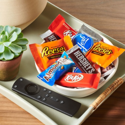 Hershey Assorted Chocolate Flavored Snack Size Candy Party Pack Perspective: top