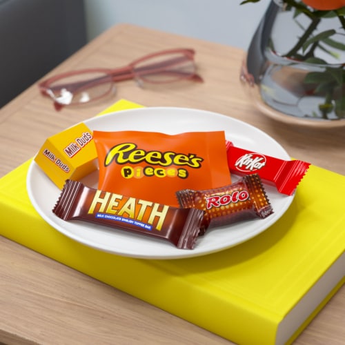 Hershey Assorted Flavored Snack Size Candy Party Pack Perspective: top