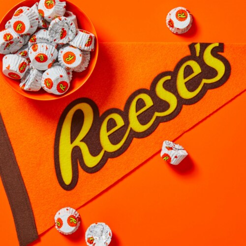 REESE'S Miniatures White Creme Peanut Butter Cups Candy Share Pack Perspective: top