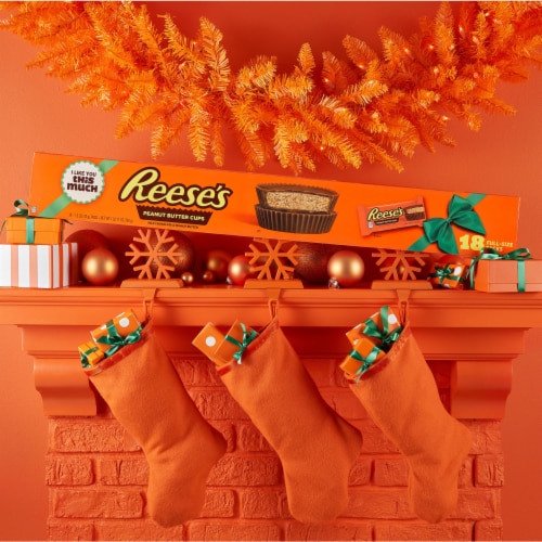 REESE'S Milk Chocolate Peanut Butter Cups Candy Christmas Packs Perspective: top