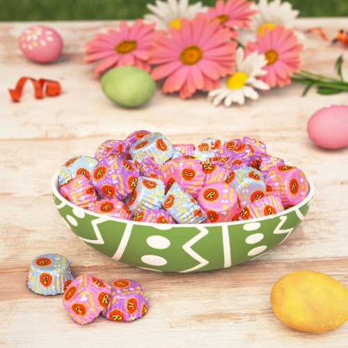 REESE'S Miniatures with Sprinkles Milk Chocolate Peanut Butter Cups Easter Candy Bag Perspective: top