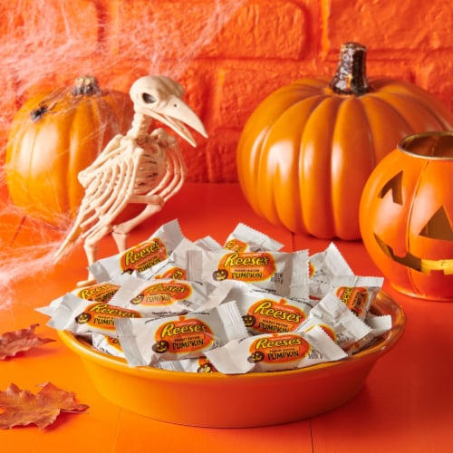 REESE'S Snack Size Orange-Colored Peanut Butter Pumpkins Halloween Candy Perspective: top