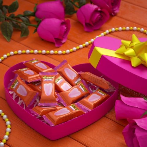 REESE'S Pink Colored Creme Peanut Butter Hearts Snack Size Valentine Candy Bag Perspective: top