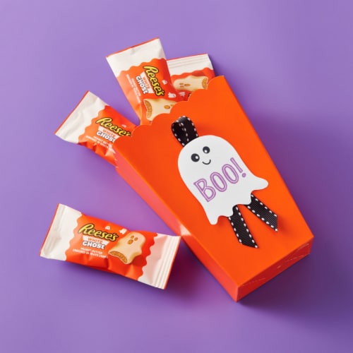 REESE'S White Creme Peanut Butter Snack Size White Ghosts Halloween Candy Bag Perspective: top
