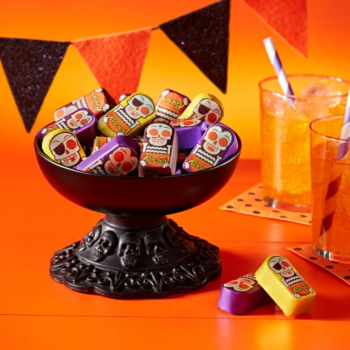 REESE'S Milk Chocolate Peanut Butter Skeletons Halloween Candy Bag Perspective: top