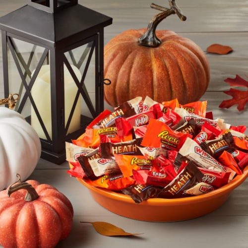 Hershey's Miniatures Chocolate Candy Assortment Perspective: top
