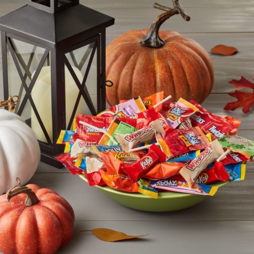 Hershey's Miniature Halloween Candy Assortment Perspective: top