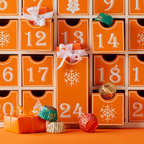 REESE'S Miniatures Milk Chocolate Peanut Butter Cups Christmas Candy Pack Perspective: top