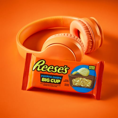 REESE'S Big Cup with Potato Chips Milk Chocolate King Size Peanut Butter Cups Candy Pack Perspective: top
