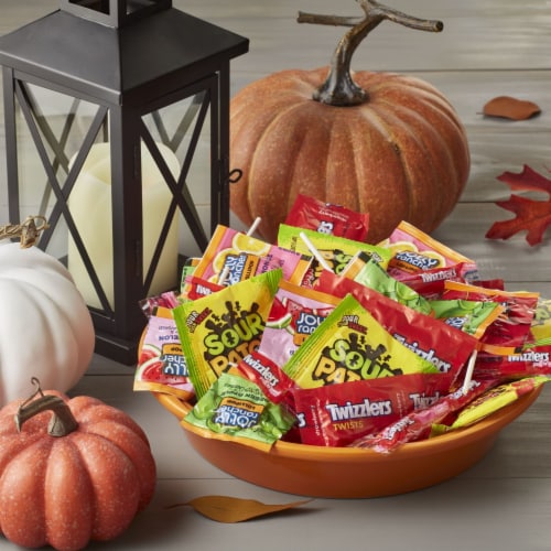 Hershey and Mondelez Fruit Flavored Assortment Chewy and Hard Candy Halloween Variety Bag Perspective: top