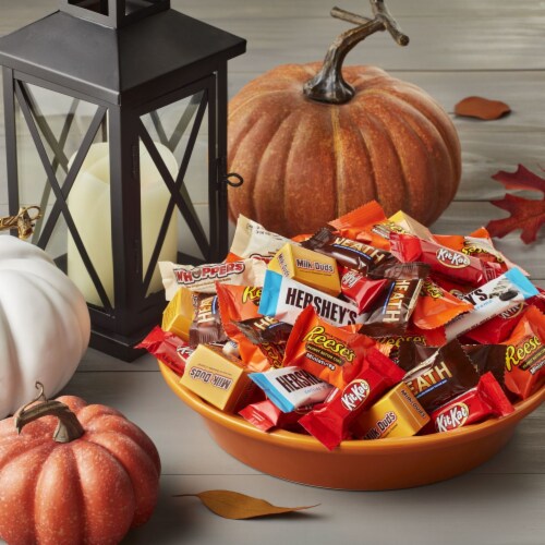 Hershey Miniatures Chocolate and White Creme Assortment Candy Halloween Bulk Variety Bag Perspective: top