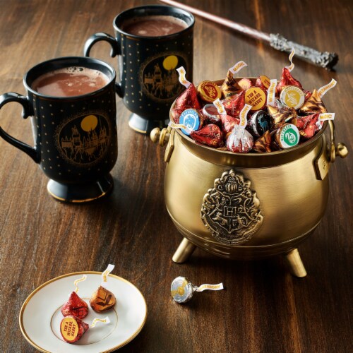 HERSHEY'S KISSES Milk Chocolate Harry Potter™ Halloween Candy Bag Perspective: top