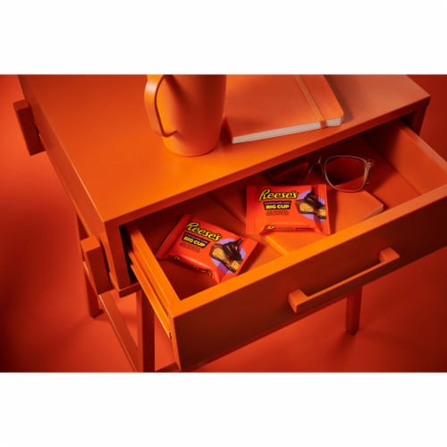 REESE'S Big Cup Chocolate Lava Milk Chocolate Peanut Butter Cups Candy Pack Perspective: top