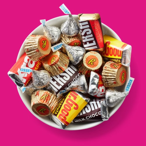 Hershey Assorted Chocolate Miniature Size Candy Bars Bulk Party Pack Perspective: top