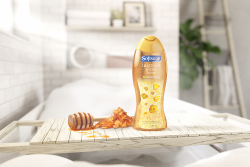 Softsoap Lustrous Glow Amber & Honey Exfoliating Body Wash Perspective: top