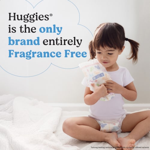 Huggies Snug & Dry Baby Diapers Size 4 (22-37 lbs) Perspective: top