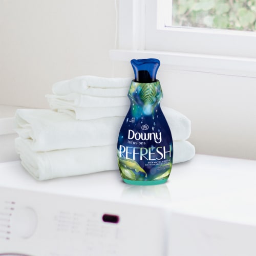 Downy Birch Water & Botanicals Infusions Liquid Fabric Softener Perspective: top