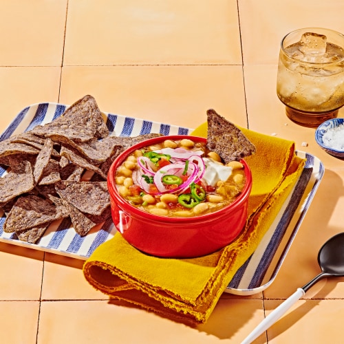 Bush's Best® White Chili Beans in Mild Chili Sauce Perspective: top
