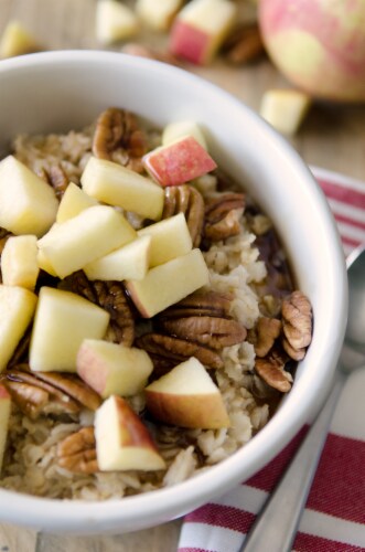 Bob's Red Mill® Whole Grain Extra Thick Rolled Oats Perspective: top