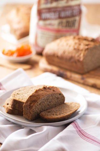Bob's Red Mill 100% Stone Ground Whole Wheat Flour Perspective: top