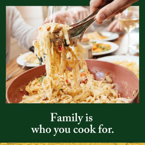 Classico Four Cheese Alfredo Spaghetti Pasta Sauce Perspective: top