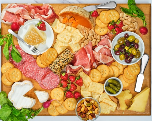 RITZ Crackers Entertaining Variety Pack with Original Everything and Garlic Butter Crackers Perspective: top
