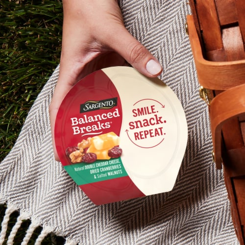 Sargento® Balanced Breaks Double Cheddar Cheese Dried Cranberries & Salted Walnuts Snacks Perspective: top