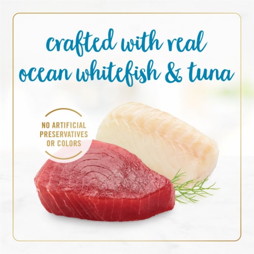 Purina® Fancy Feast® Grilled Ocean Whitefish & Tuna Feast in Gravy Wet Cat Food Perspective: top