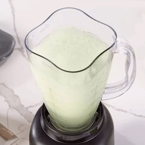 Oster Easy-to-Use Blender Perspective: top