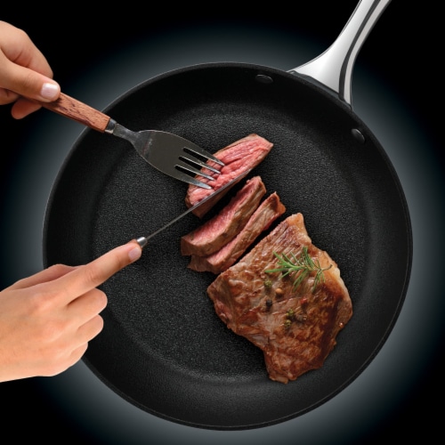 Starfrit 034723-002-0000 11 in. Deep Diamond Fry Pan Perspective: top