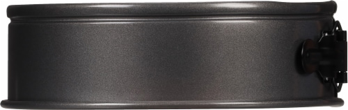 Wilton™ Gold Non-Stick Springform Pan Perspective: top