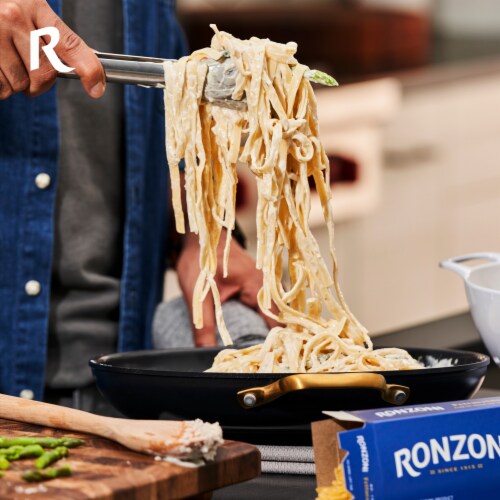 Ronzoni Non-GMO Fettuccine Pasta Perspective: top