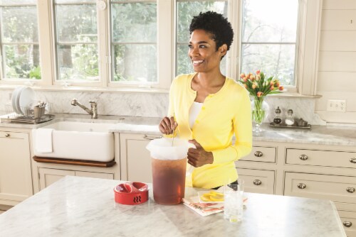 Rubbermaid Classic Pitcher - Clear/Red Perspective: top
