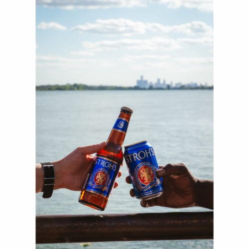 Stroh's® Classic Lager Beer Perspective: top