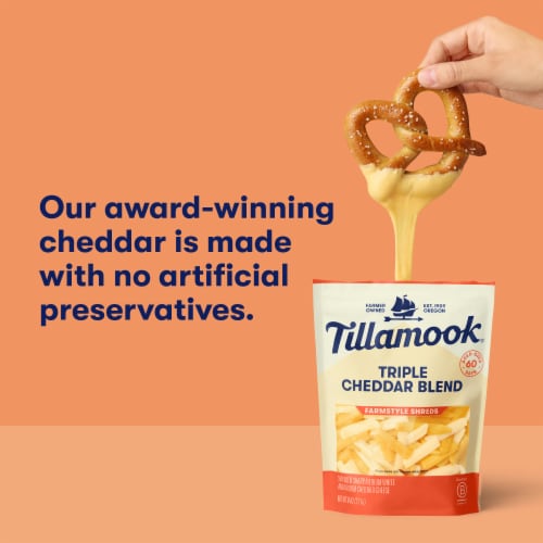 Tillamook Farmstyle Triple Cheddar Cheese Blend Shredded Cheese Perspective: top