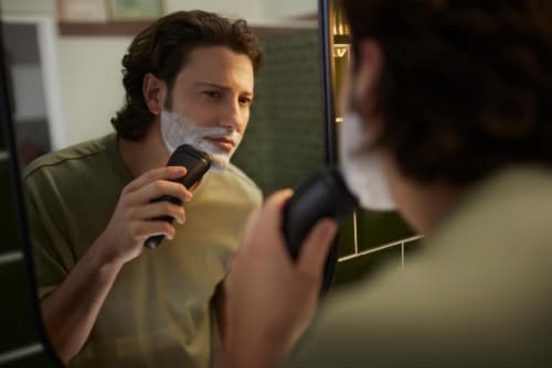 Philips Norelco Shaver 2400 Electric Shaver Perspective: top
