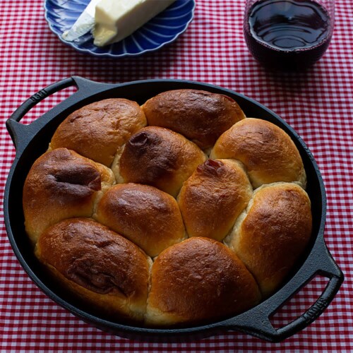 Lodge Seasoned Cast Iron Bakers Skillet 10.25  BW10BSKA1 Perspective: top