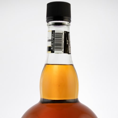 Very Old Barton Kentucky Straight Bourbon Whiskey Perspective: top
