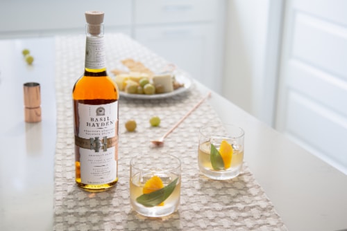 Basil Hayden Kentucky Straight Bourbon Whiskey Perspective: top