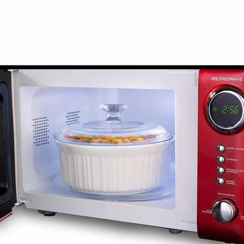 Nostalgia RMO7RR Retro 0.7 Cubic Foot 700-Watt Countertop Nostalgia RMO7RR Retro 0.7 Cubic Foot 700-Watt Countertop