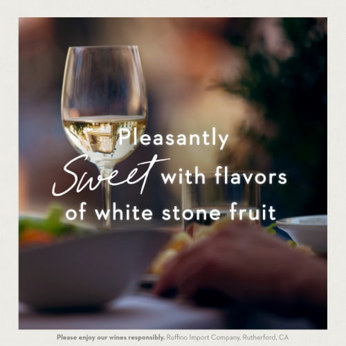 Ruffino Italian Moscato d’Asti DOCG Italian Sparkling White Wine Perspective: top