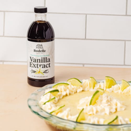 Rodelle Pure Madagascar Bourbon Vanilla Extract Perspective: top