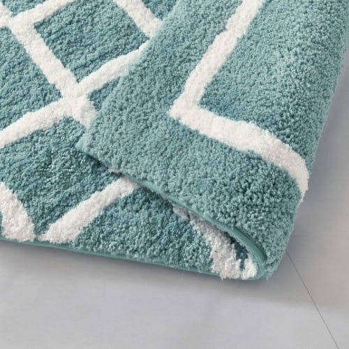 Madison Park Bittman Reversible High Pile Tufted Bath Rug Aqua 21x34 Perspective: top