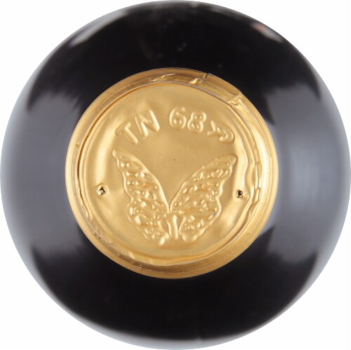 Bottega Vinaia Pinot Noir Red Wine Perspective: top
